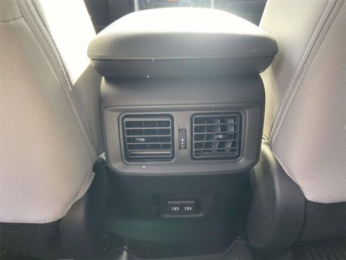 Used 2025 Toyota RAV4 XLE image 20