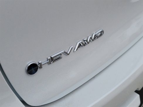 Used 2026 Toyota Crown XLE image 7