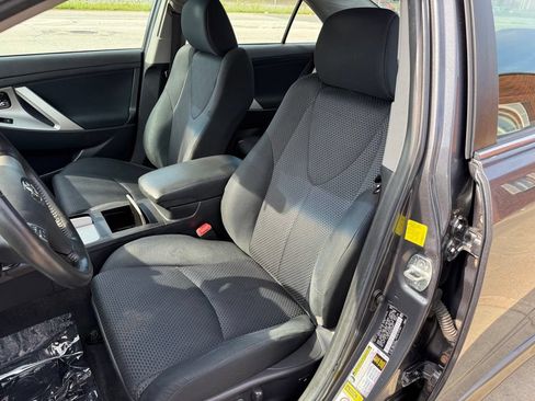 Used 2011 Toyota Camry SE w/ SE Extra-Value Pkg #1 FWD image 19