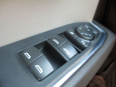 Used 2022 Chevrolet Silverado 1500 LTZ w/ LTZ Premium Package image 30