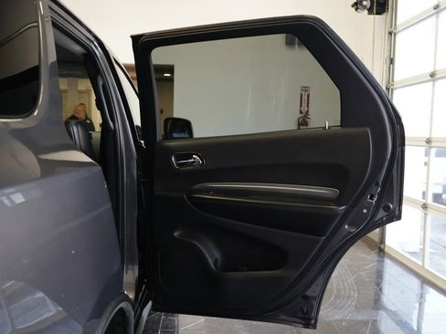 Used 2018 Dodge Durango GT image 28