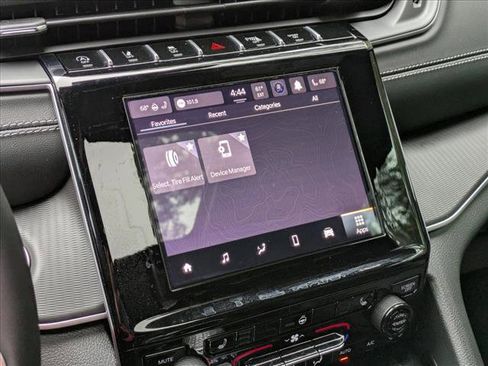 New 2025 Jeep Grand Cherokee L Laredo image 13