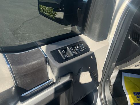 Used 2018 Ford F150 XLT image 19