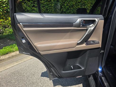 Used 2021 Lexus GX 460 Premium image 29