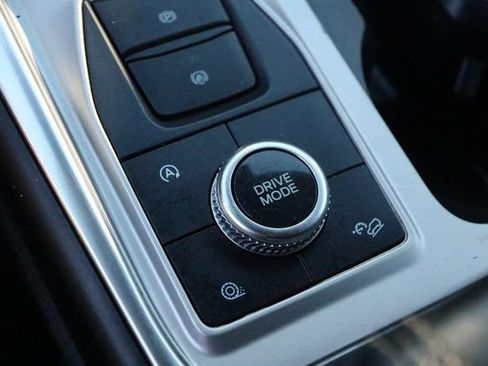 Used 2024 Ford Explorer XLT w/ Equipment Group 202A AWD/4WD image 20