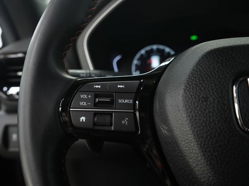 Used 2025 Honda Pilot Sport image 26