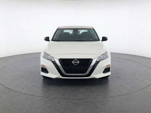 Used 2025 Nissan Altima 2.5 SV image 2