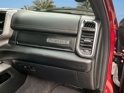 Used 2025 RAM 1500 Laramie AWD/4WD image 21