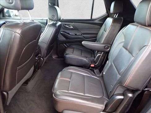 Used 2023 Chevrolet Traverse RS image 10