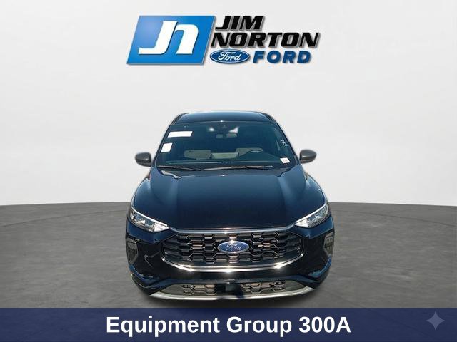 Used 2023 Ford Escape ST-Line w/ Tech Pack #1 AWD/4WD image 3