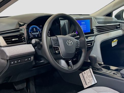 New 2025 Toyota Camry LE w/ Convenience Package FWD image 10