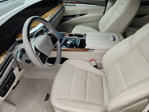 Used 2025 Cadillac Escalade Sport Platinum AWD/4WD image 12