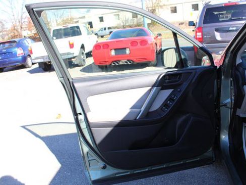 Used 2016 Subaru Forester 2.5i image 10