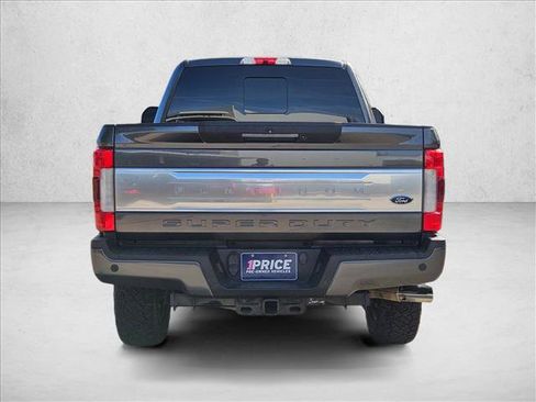 Used 2017 Ford F250 Platinum w/ Platinum Ultimate Package image 6