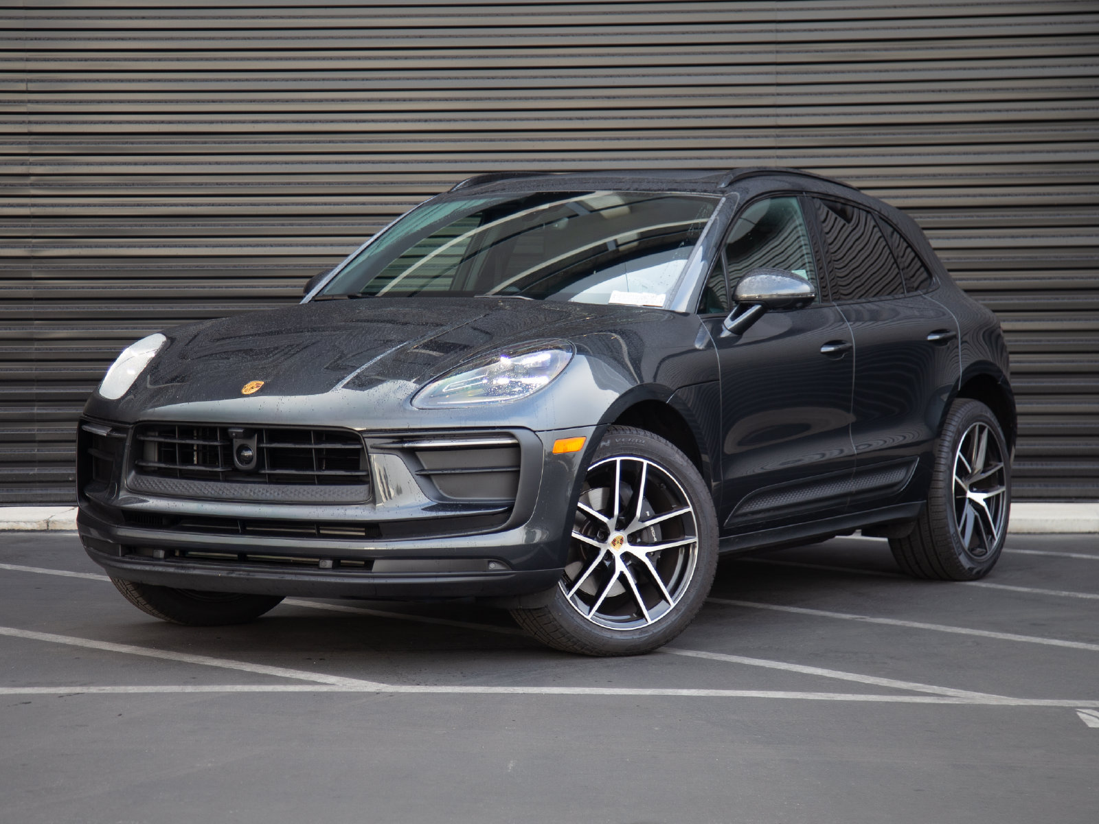 Certified 2026 Porsche Macan AWD/4WD image 1