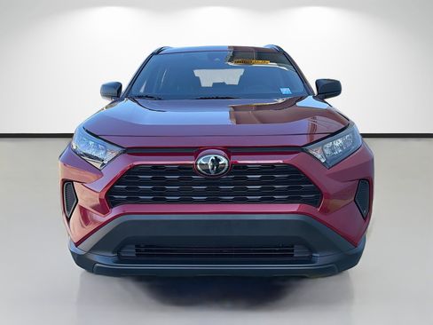 Used 2020 Toyota RAV4 LE image 8