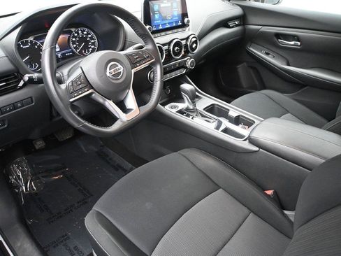 Used 2022 Nissan Sentra SV FWD image 2