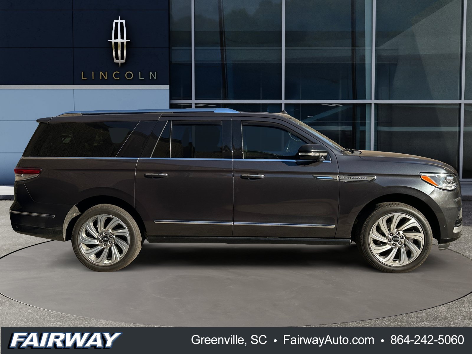Used 2024 Lincoln Navigator L Reserve AWD/4WD image 9