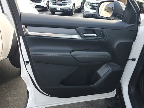 New 2026 GMC Terrain Elevation image 13