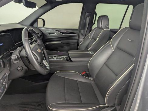 Used 2024 Cadillac Escalade Sport w/ LPO, ONYX Package image 10