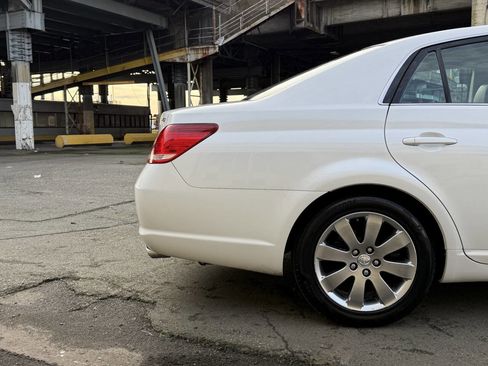 Used 2005 Toyota Avalon XLS image 22