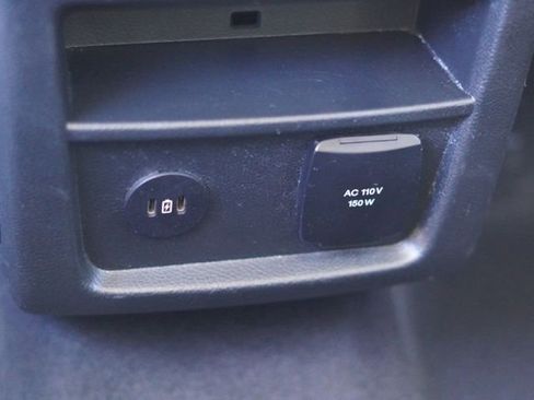 Used 2024 Ford Edge Titanium image 35