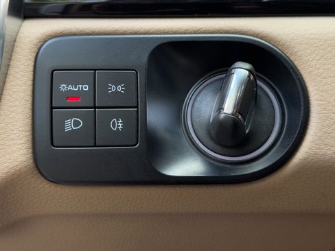 Used 2022 Porsche Cayenne AWD/4WD image 20
