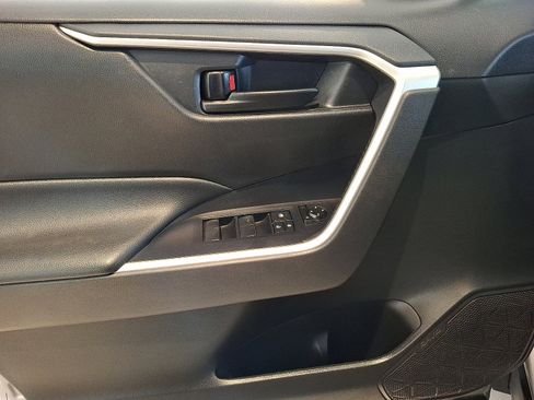 Certified 2022 Toyota RAV4 LE w/ Carpet Mat Package (TMS) image 13