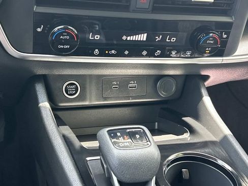 Used 2023 Nissan Rogue SV w/ SV Premium B Package AWD/4WD image 35