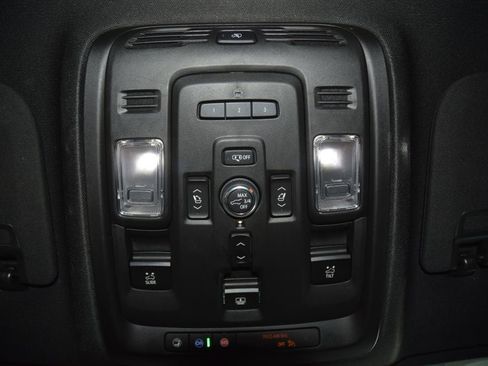 Used 2024 GMC Yukon XL Denali w/ Advanced Technology Package AWD/4WD image 53