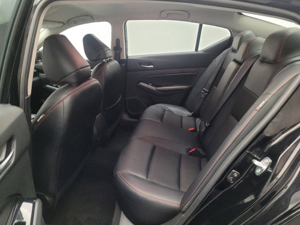 Used 2024 Nissan Altima 2.5 SR FWD image 18