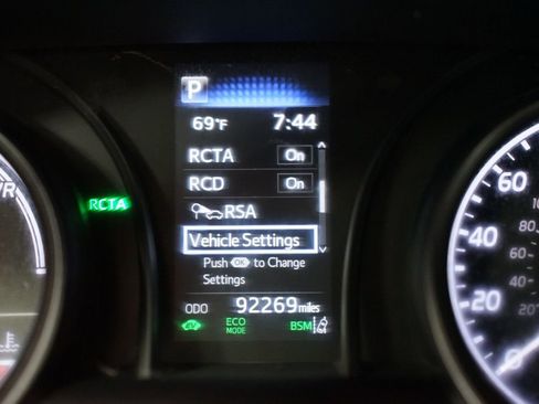 Used 2023 Toyota Camry SE w/ Audio Upgrade Package FWD image 17