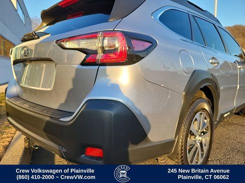 Used 2023 Subaru Outback Premium image 32