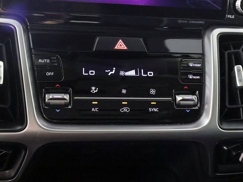 Used 2023 Kia Sorento S w/ Panoramic Sunroof Package image 44