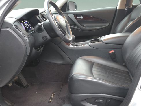 Used 2017 INFINITI QX50 2WD w/ Premium Plus Package image 35