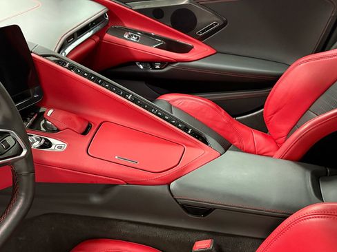 Used 2023 Chevrolet Corvette Stingray Premium Conv w/ Z51 Performance Package RWD image 32