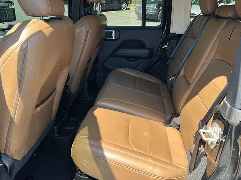 Used 2023 Jeep Wrangler Unlimited Sahara w/ Cold Weather Group AWD/4WD image 12