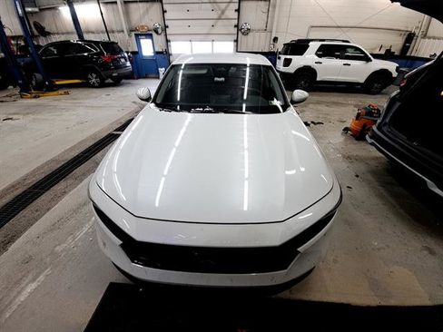 Used 2023 Honda Accord LX image 2