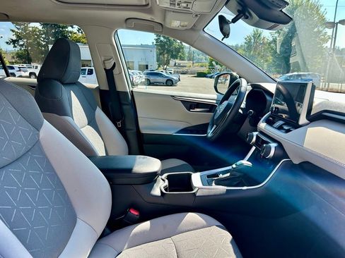 Certified 2023 Toyota RAV4 XLE w/ Convenience Package AWD/4WD image 16