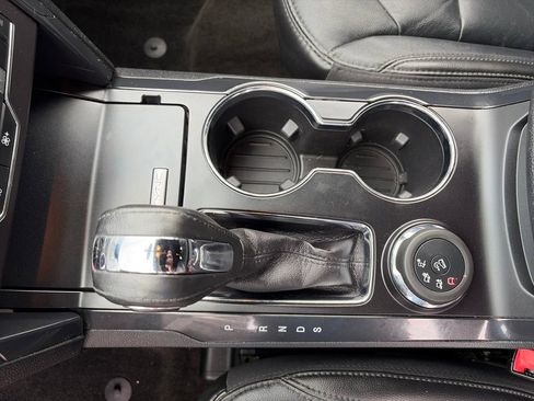 Used 2018 Ford Explorer XLT w/ Equipment Group 202A AWD/4WD image 23