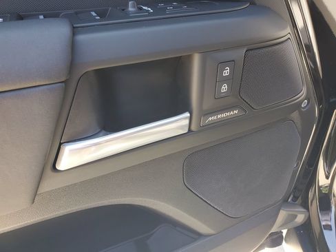 Used 2025 Land Rover Defender 110 S AWD/4WD image 20