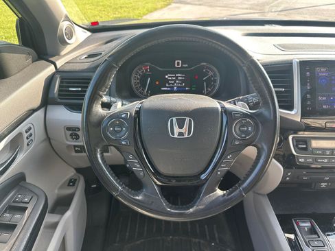 Used 2018 Honda Pilot Elite image 16