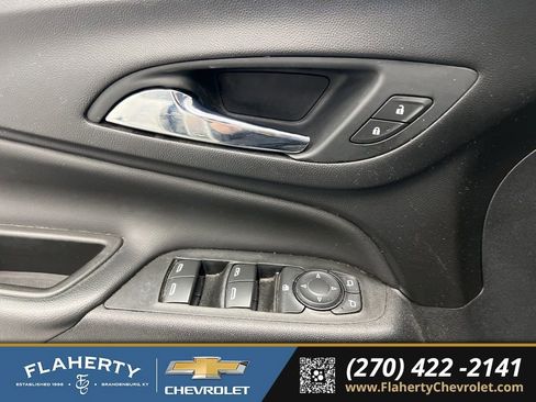 Used 2021 Chevrolet Equinox LT image 22