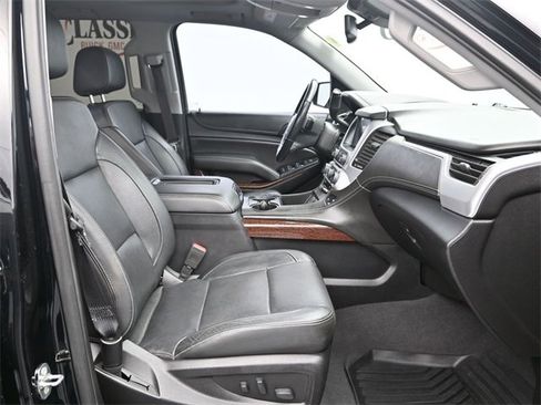 Used 2020 GMC Yukon SLT w/ Premium Edition image 9