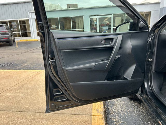 Used 2019 Toyota Corolla XSE FWD image 23