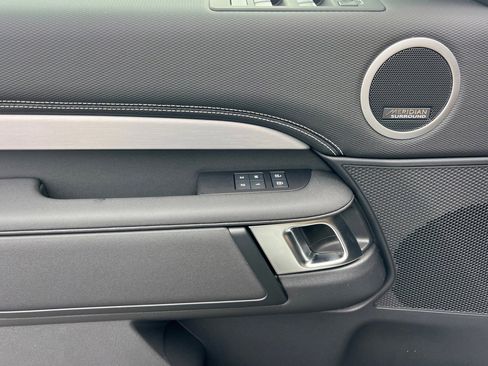 New 2026 Land Rover Discovery Limited Edition image 15