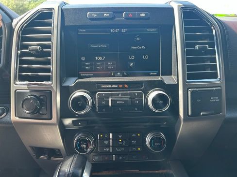 Used 2015 Ford F150 Platinum w/ Equipment Group 701A Luxury AWD/4WD image 17