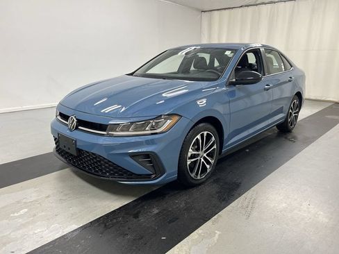 Used 2025 Volkswagen Jetta Sport FWD image 5