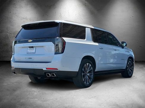 Certified 2026 Chevrolet Suburban High Country AWD/4WD image 3