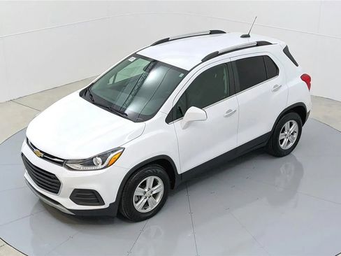 Used 2018 Chevrolet Trax LT w/ LT Convenience Package image 32